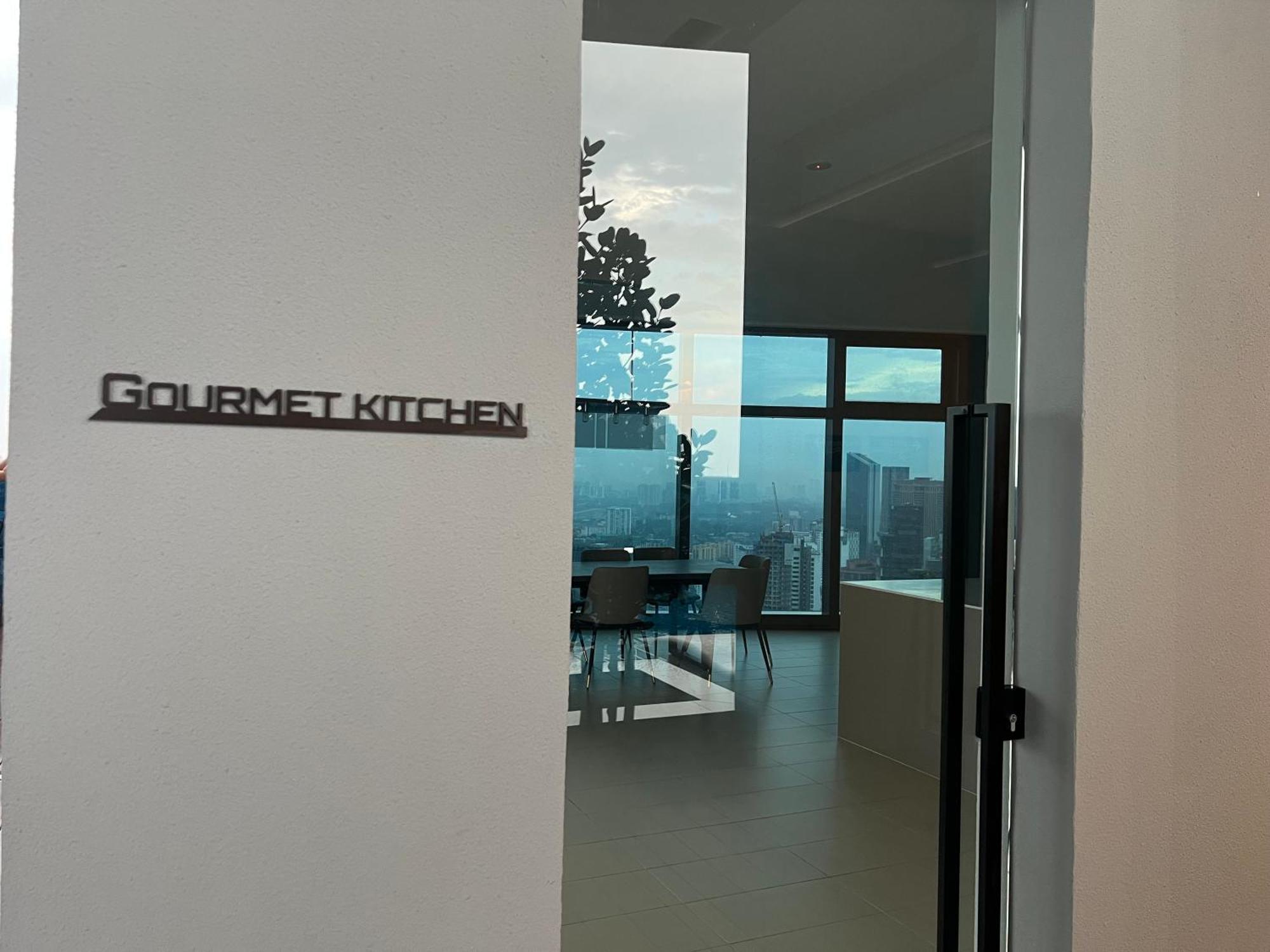 Eaton Residence Klcc Kuala Lumpur Exterior photo